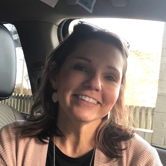 Meet your Posher, Jill - Picture 2 of 3